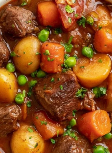 Delicious bowl of slow cooker beef stew with tender meat and vegetables